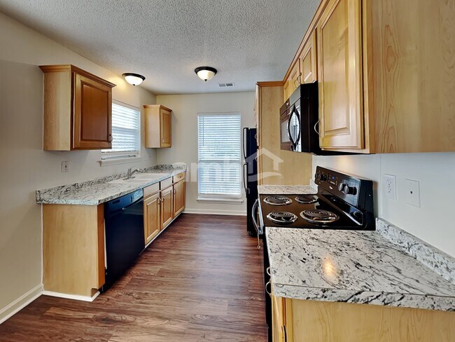 Foto del edificio - 2804 Robyns Glen Dr