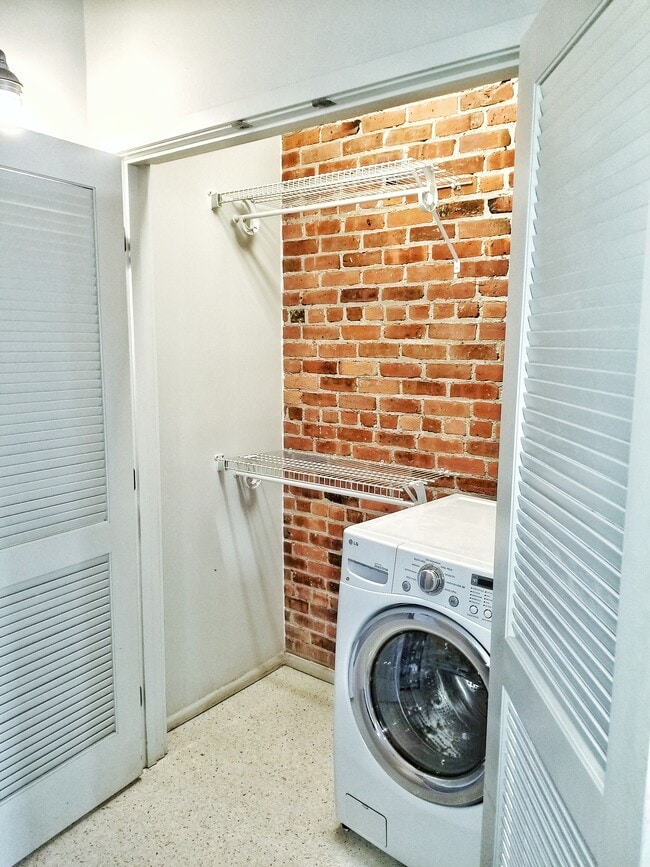 1 month free on a 16-month lease! - 275 Medford