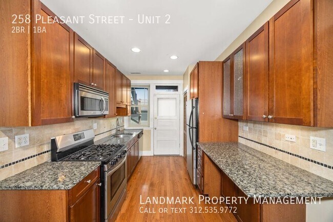 Foto del edificio - 258 Pleasant St