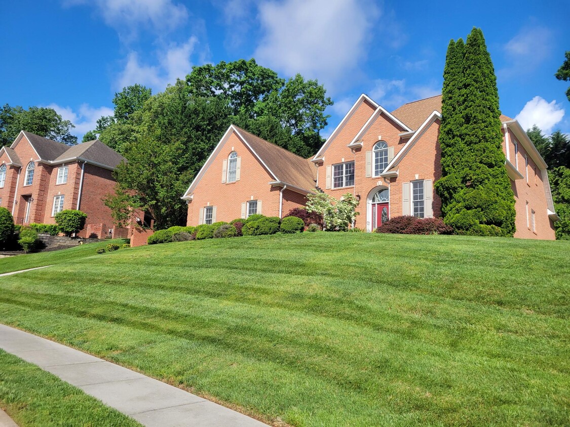 Foto principal - 12821 High Oak Rd