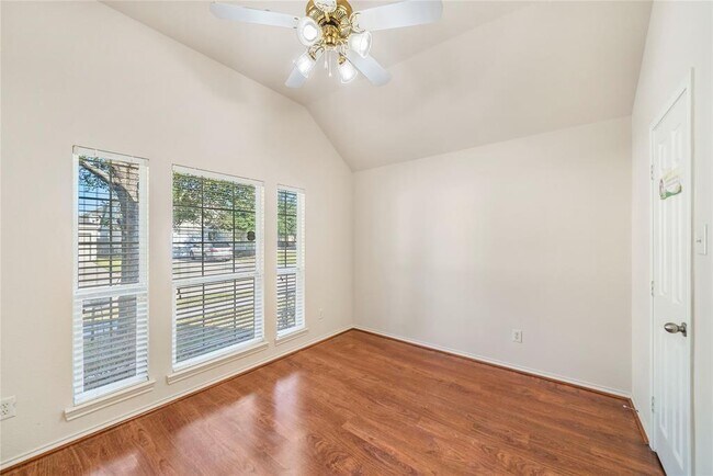 Building Photo - 16611 Williamhurst Ln