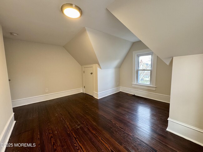 Building Photo - 1107 Grand Ave