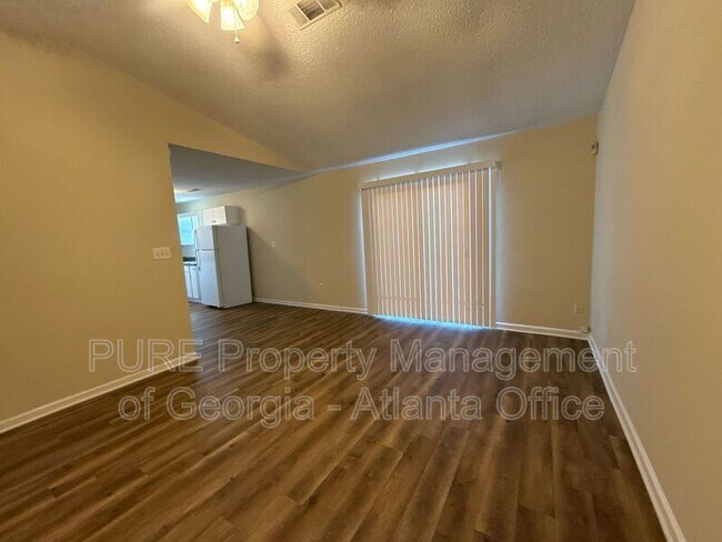 Foto del edificio - 134 N Ridge Dr