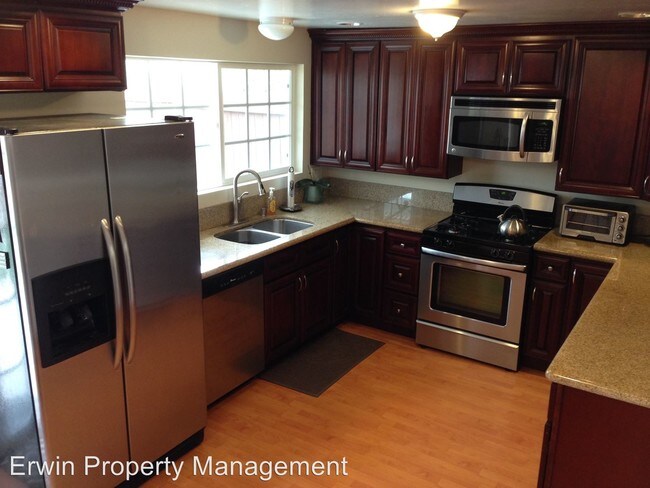Building Photo - 3 br, 2 bath House - 13430 Silver Lake Dr.