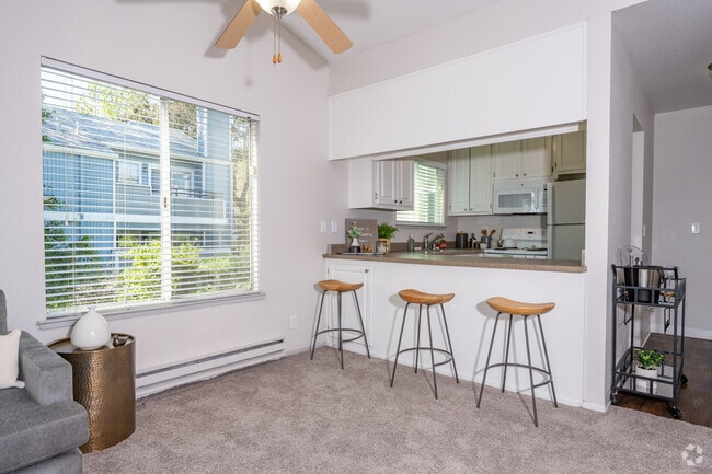 2BR, 1BA - 826SF - Dining Room - Bay Village