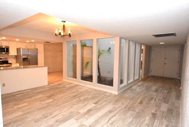 Building Photo - Beautiful Townhome in Dorado Country Club