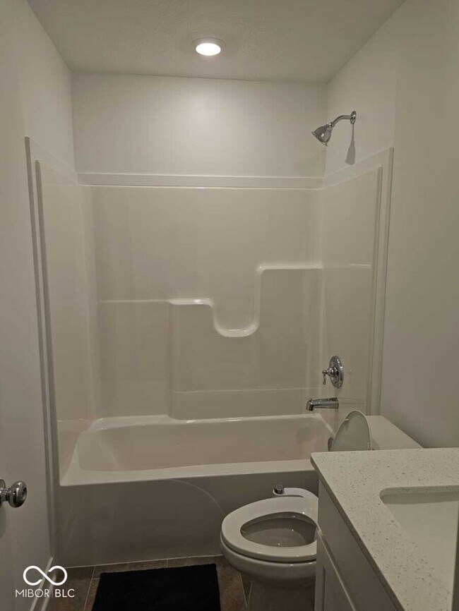Foto del edificio - 1118 Elmwood Ln