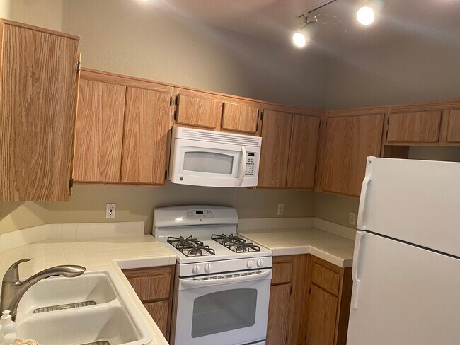 Foto del edificio - 251 S Green Valley Pkwy