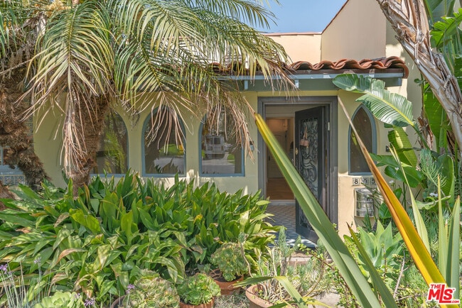 Building Photo - 809 S Muirfield Rd