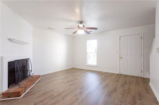 Foto del edificio - 1585 Springleaf Point SE