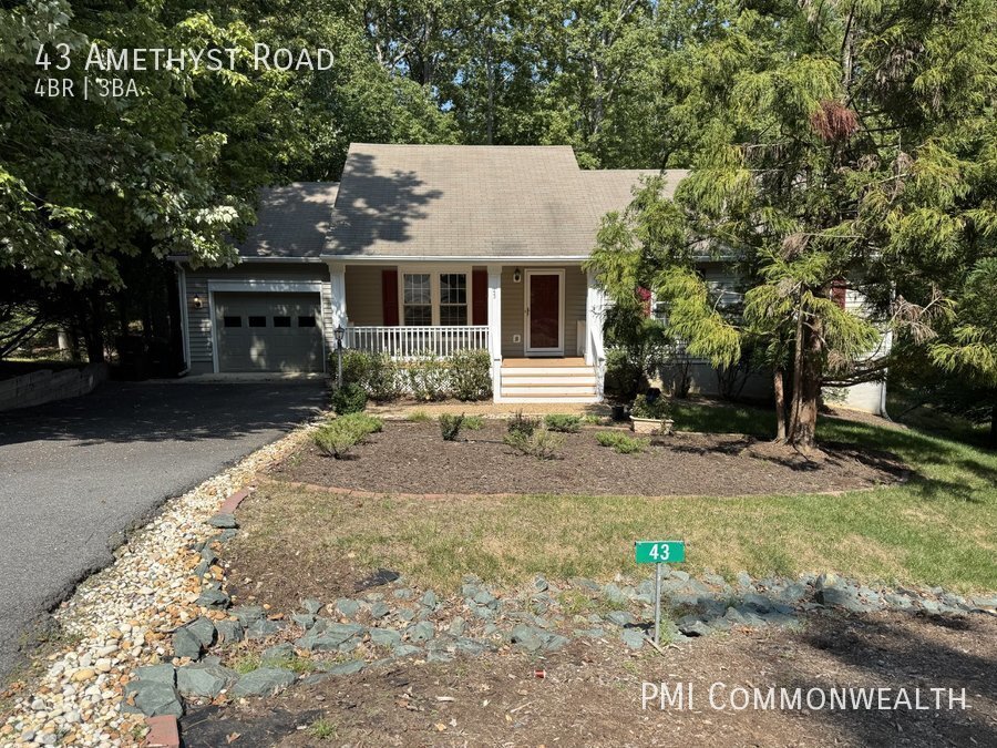 Primary Photo - 4 Bed / 3 Bath Single Family (Available Now)