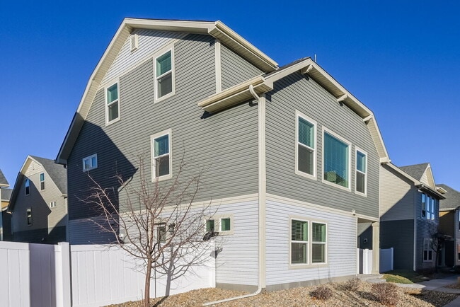 Building Photo - 4713 N Tower Dr