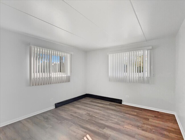 Foto del edificio - 300 Marlene Ct