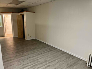 Building Photo - 323 Ebenezer Rd