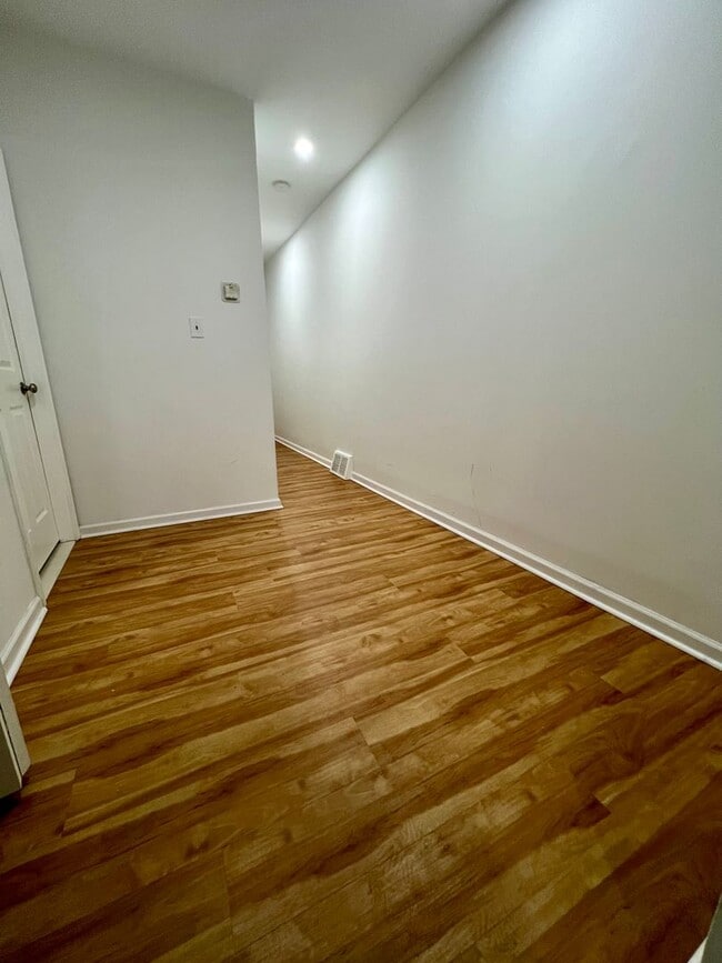 Building Photo - Newly Renovated 2-Bedroom Apartment in Hunting Park! PHA ACCEPTED!