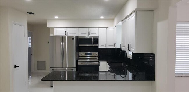 Building Photo - 12 Silver Terrace