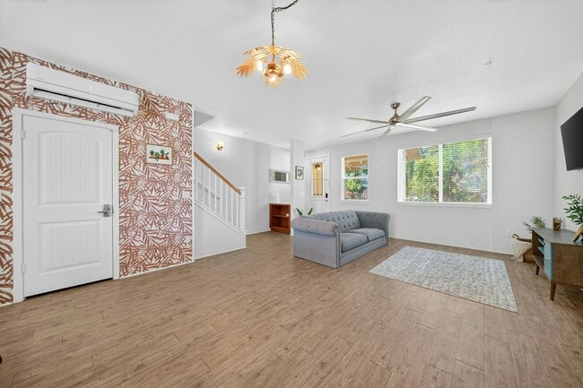 Building Photo - 724 Kakala St