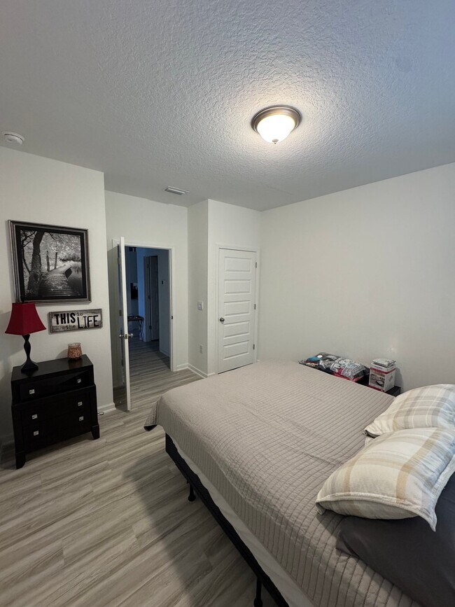 Building Photo - 1256 Hayward Lp