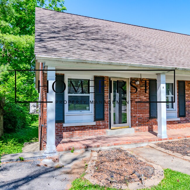 Foto del edificio - 105 Meadowlark Dr