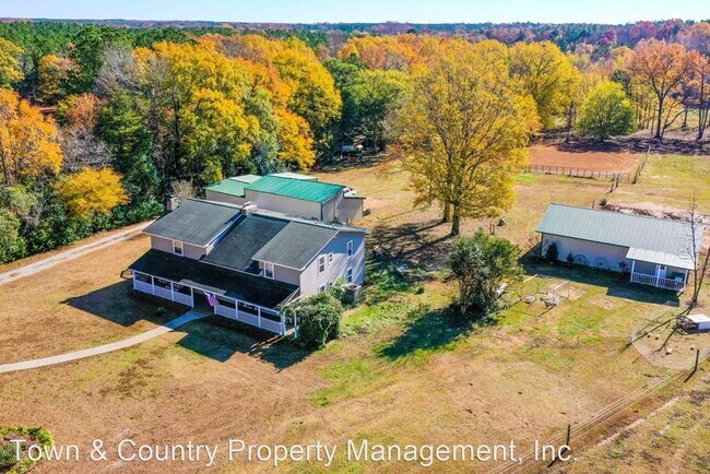 Foto del edificio - 4 br, 3 bath House - 312 Scotch Cross Rd E