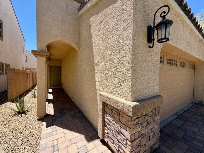 Building Photo - 3 BED 2.5 BATH 2 CAR GARAGE SINGLE FAMILY HOME W/ LOFT, BACKYARD & COMMUNITY POOL, SPA, PLAYGROUN...