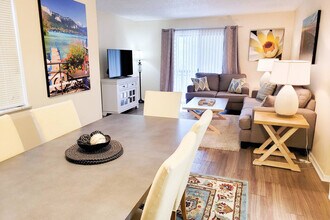 Building Photo - 6519 W Newberry Rd