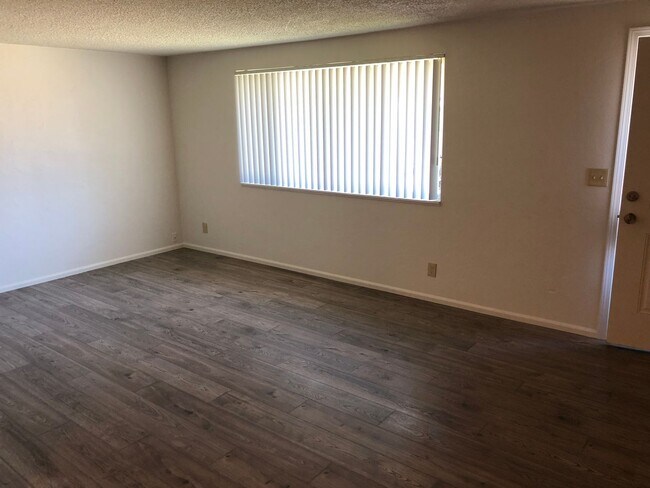 Foto del edificio - Updated 2 bed 1 bath dulpex in Eugene!