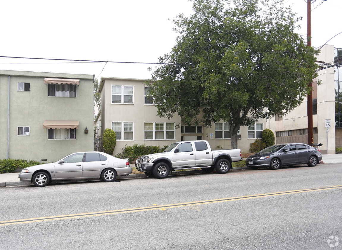 Building - 409 E Harvard St