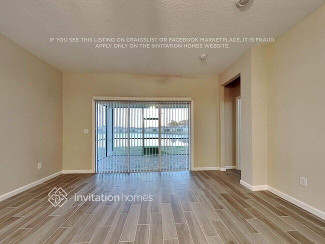Foto del edificio - 7545 Chervil St