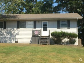 Building Photo - 1801 Ridgewood Dr