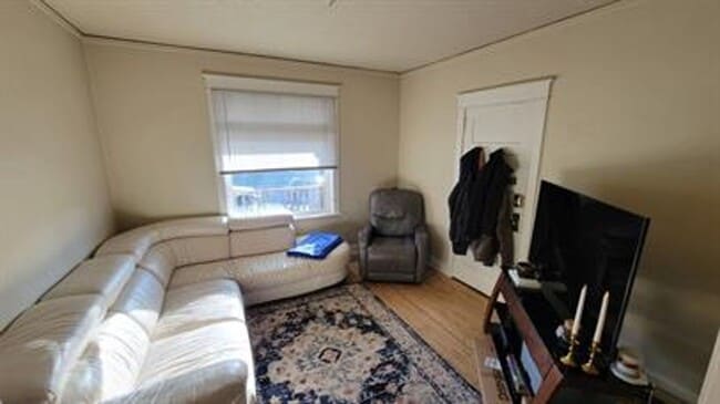 Foto del edificio - 617 E 8th St