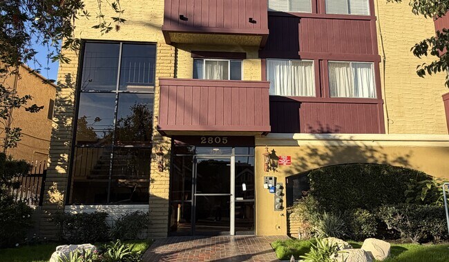 Foto del edificio - 2805 E 3rd St