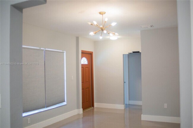 Building Photo - 624 Westward Dr