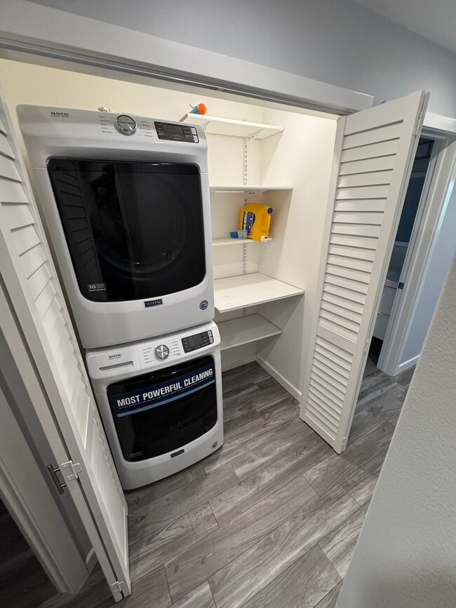 laundry in unit - 209 Lake Shore Ter
