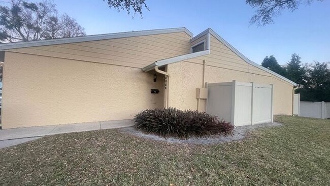 Building Photo - 5360 Skelly Square