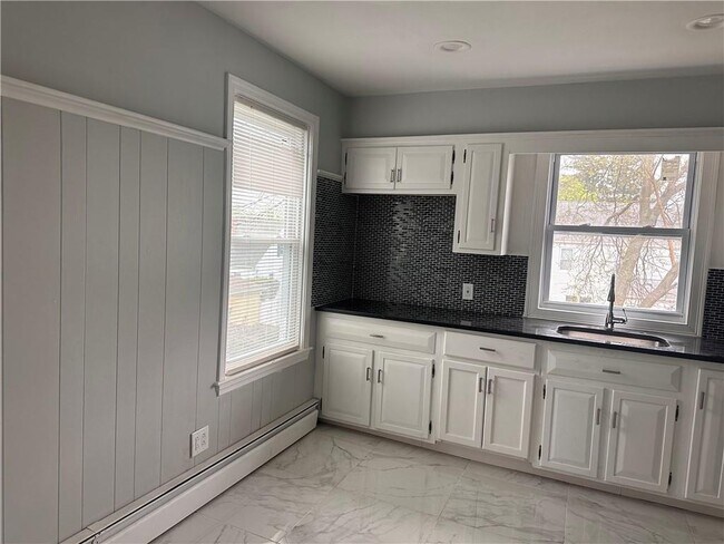 Foto del edificio - 26 Brookwood Rd