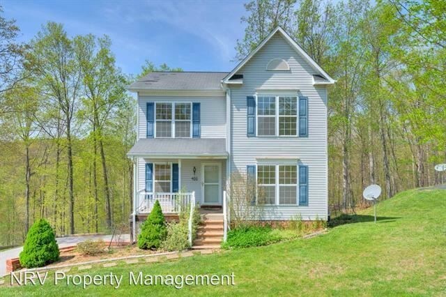 Primary Photo - 4 br, 2.5 bath House - 400 Howery Street