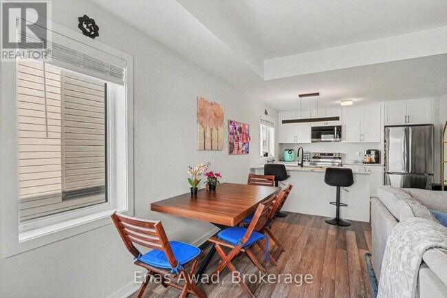 Building Photo - 802 Lillian Freiman Private