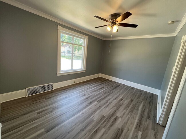 Building Photo - 1435 Huron Ave - Duplex