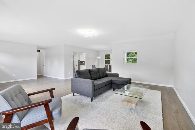 Foto del edificio - 501 Bloomfield Dr
