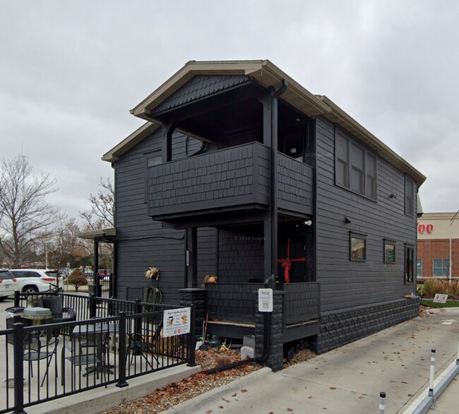 Building Photo - 1120 N Dodge St