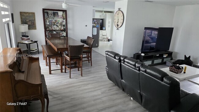 Foto del edificio - 7817 Fairway Blvd