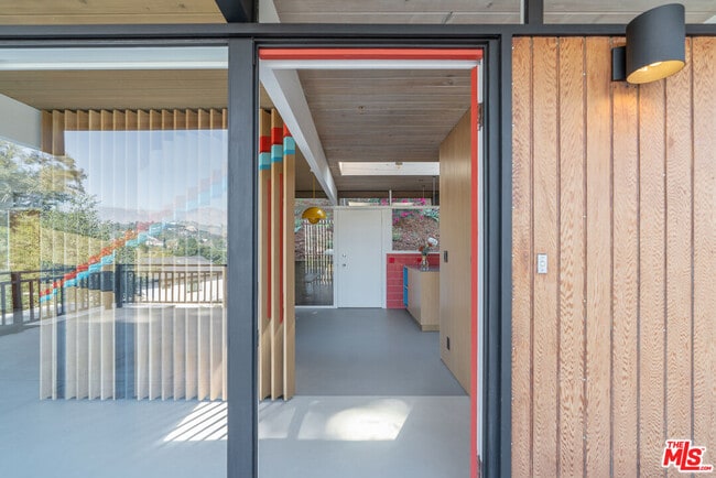 Building Photo - 1404 Oak Grove Dr