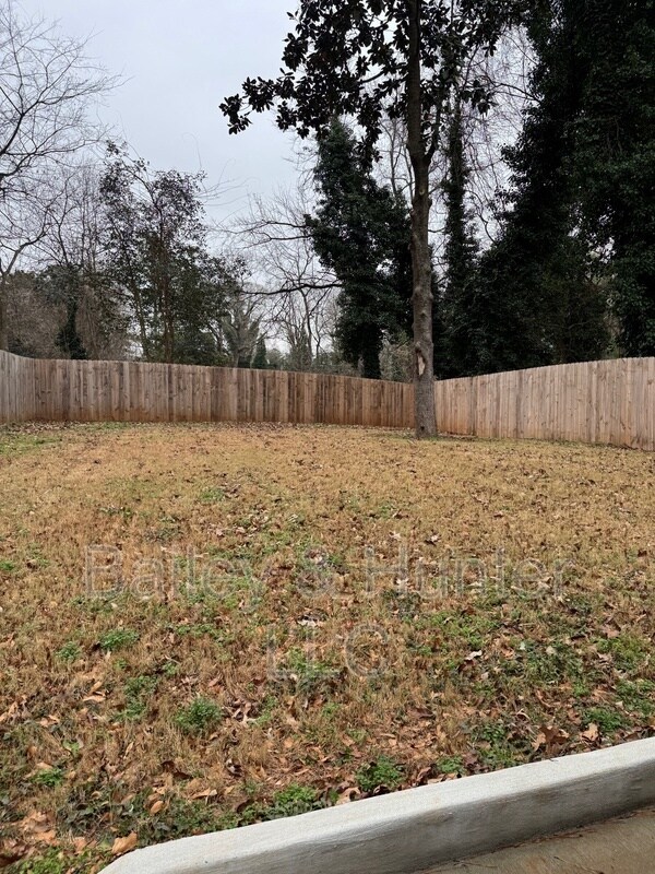 Building Photo - 1328 B Blvd SW