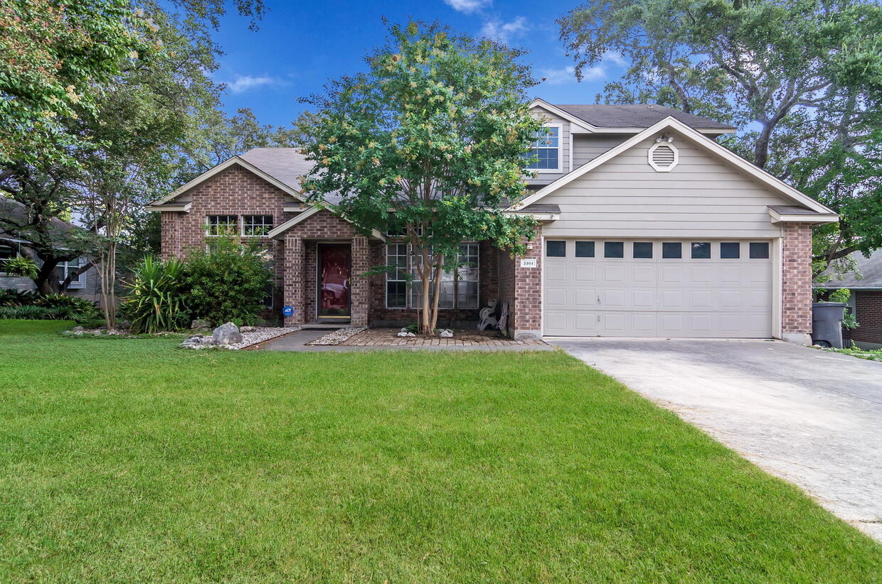 Primary Photo - Wonderful 4BR/2.5 Bath in Encino Park -- D...