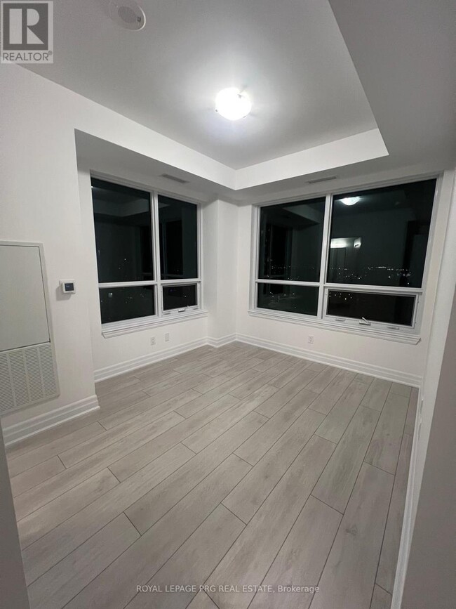 Building Photo - 30-1130 Elm Dr W