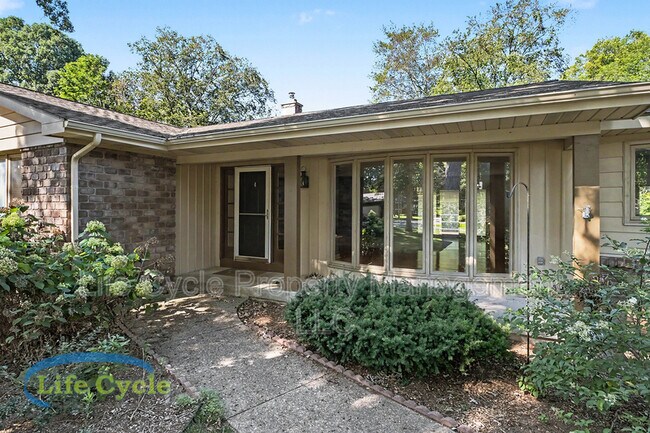 Foto del edificio - 4395 Shady Oak Ct