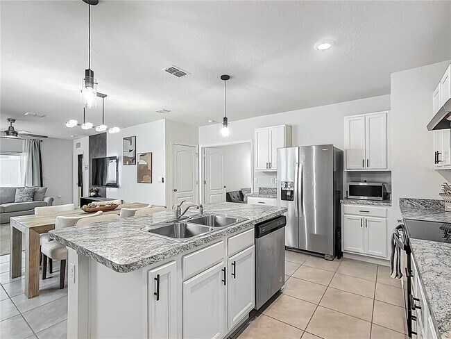 Building Photo - 1304 Berry Ln