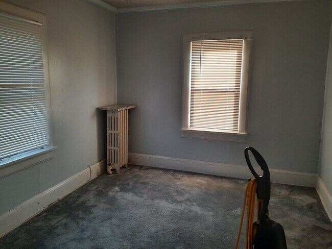 Foto del edificio - 58 Wickes Ave