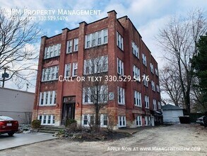 Building Photo - 2237 Tuscarawas St W